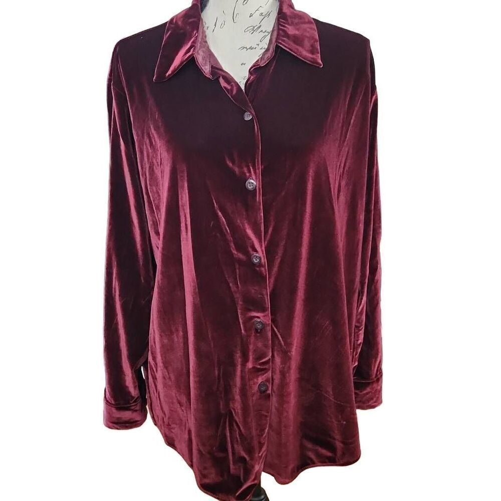 Carolyn Taylor Women's Size Large Maroon Long Sleeve Collared Velvet Top